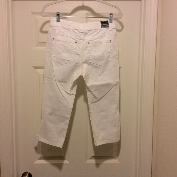 NWT 1pr Charter Club White Cotton Capri’s - Picture 2 of 6